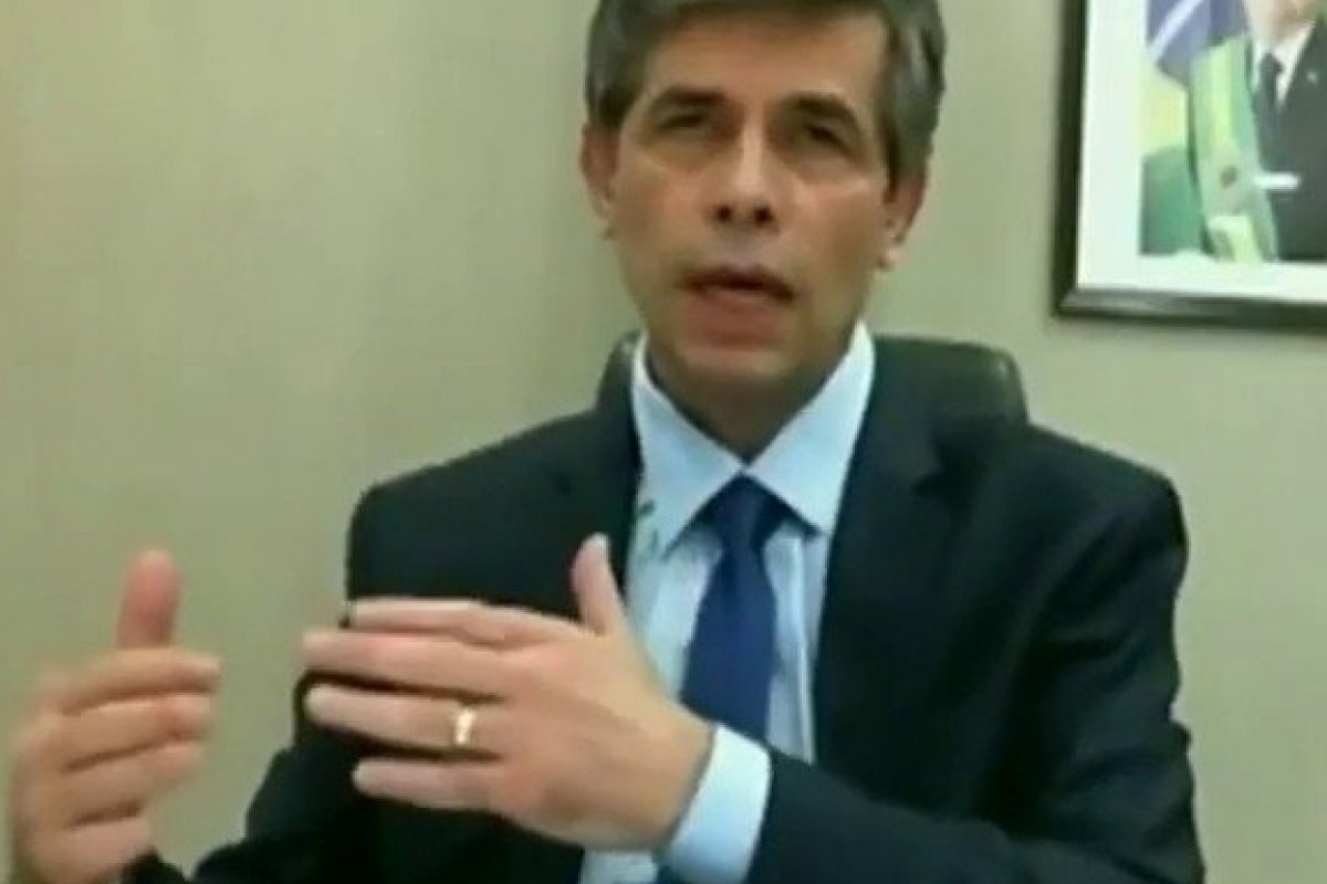 "Quando vai ser o pico, eu não sei e ninguém sabe", diz Teich sobre infecções da Covid-19