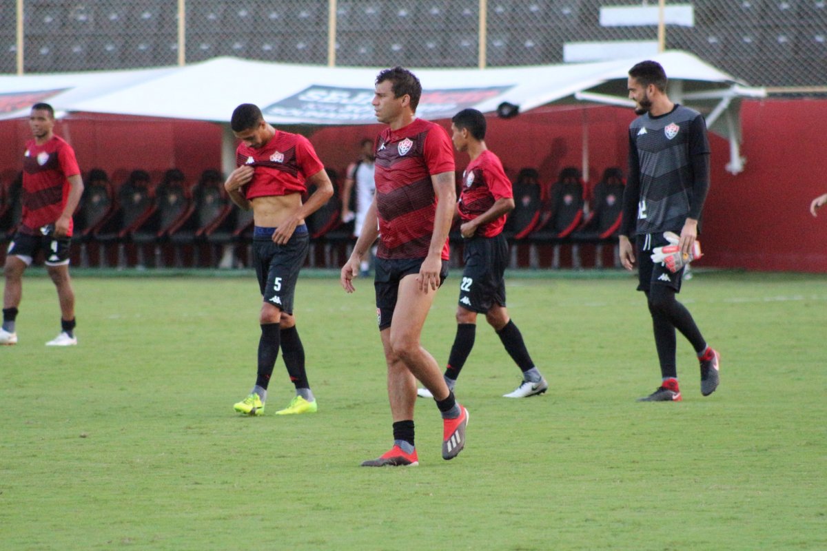 Vitória vence Jacuipense em jogo-treino