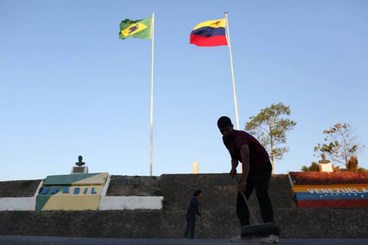 Itamaraty pede saída de 34 diplomatas venezuelanos do Brasil