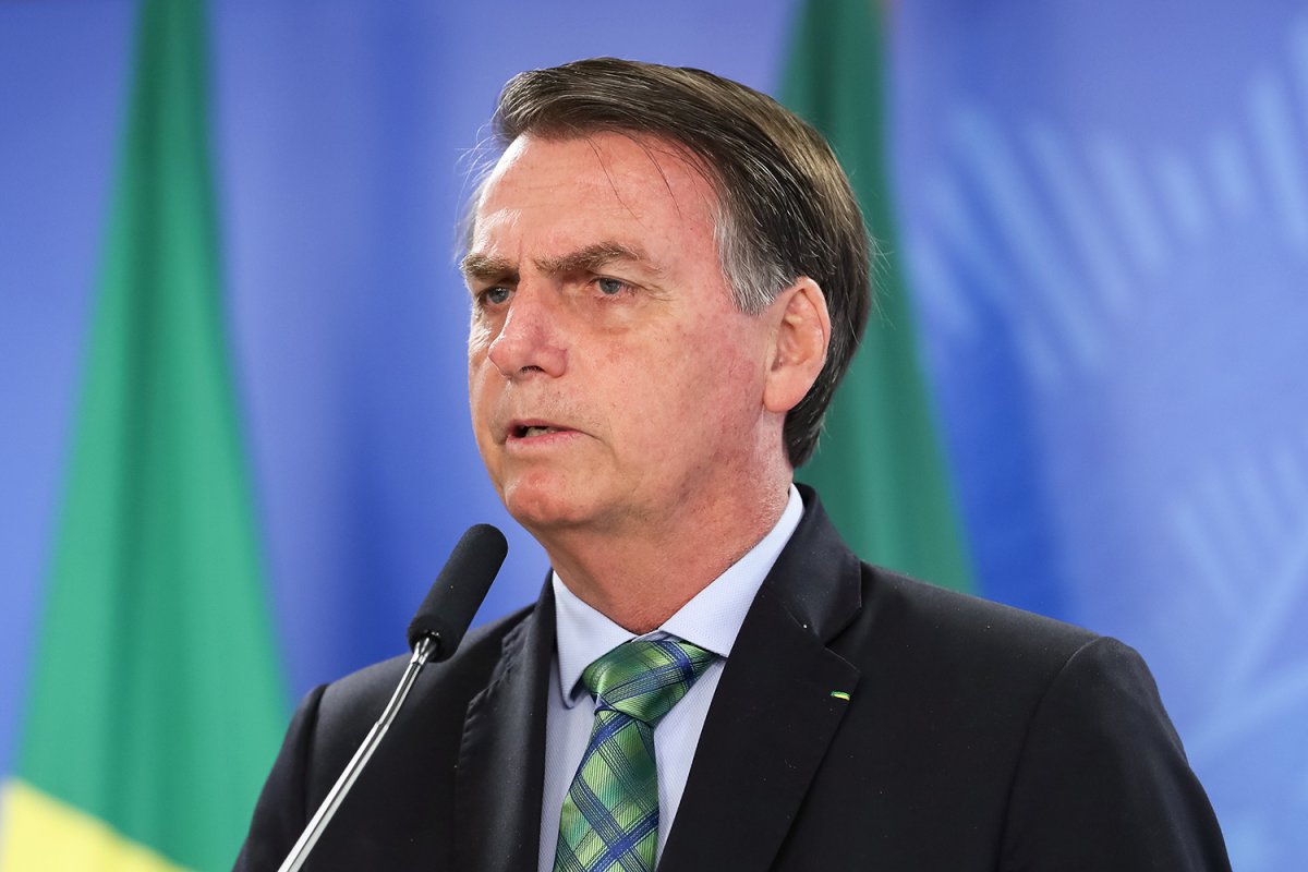 Bolsonaro cobra do Fisco perdão das dívidas de igreja evangélica
