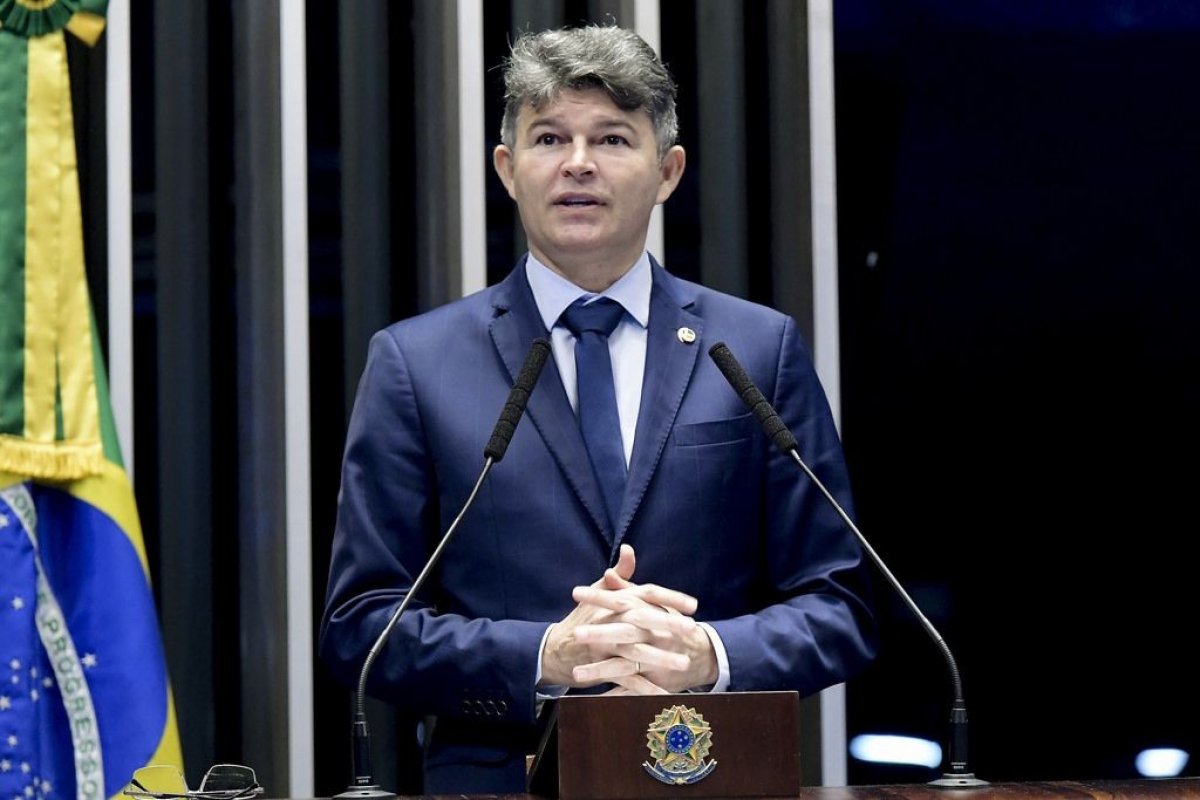 PF investigará suposta venda de mandato de Jean Wyllys