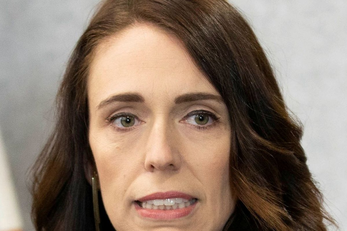 Nova Zelândia é o primeiro país a anunciar o fim da transmissão local comunitária de covid-19