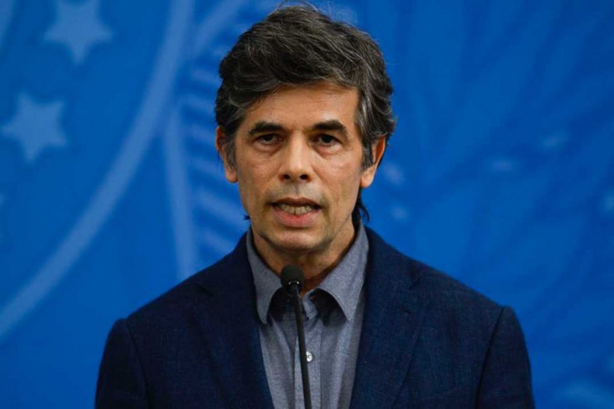 Covid-19: Nelson Teich afirma que não é possível liberação do isolamento social