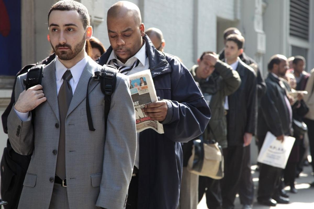 Mais de 4 milhões de americanos deram entrada no seguro-desemprego no fim de abril