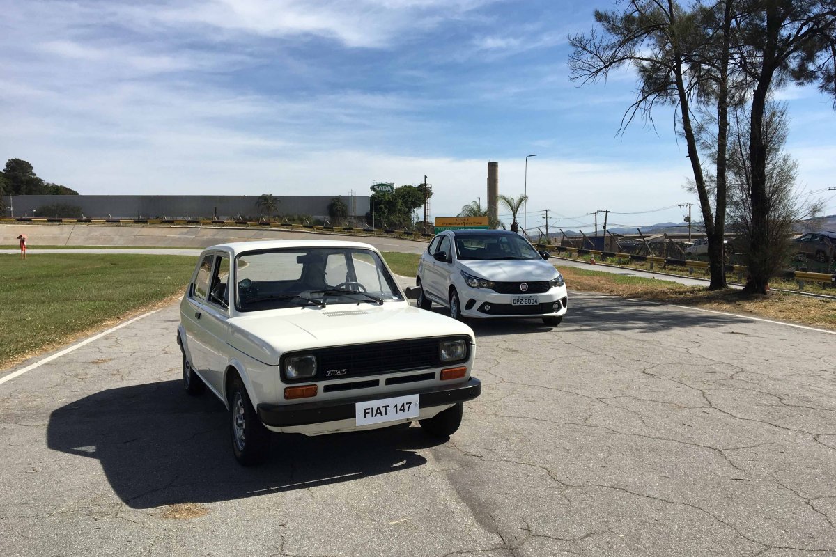 Fiat realiza homenagem aos 40 anos do Fiat 147 a álcool