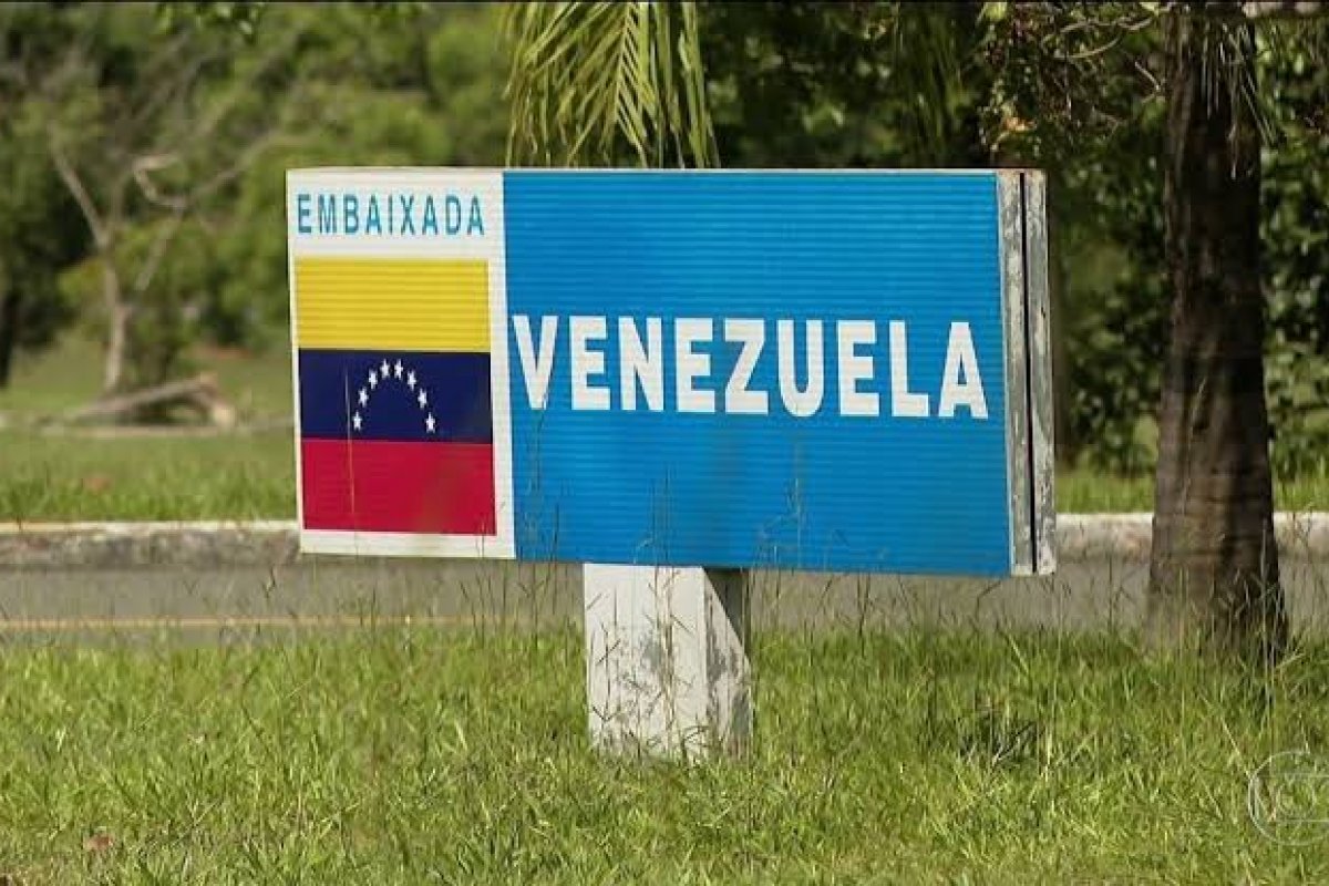 Aras pede ao Itamaraty que decisão sobre saída de diplomatas venezuelanos seja suspensa