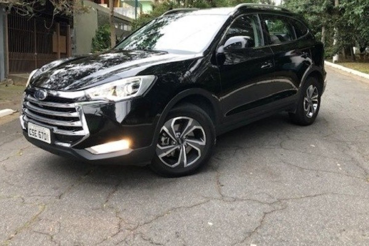 Avaliação: JAC T80 tem 7 lugares e 210cv por R$ 148,9 mil