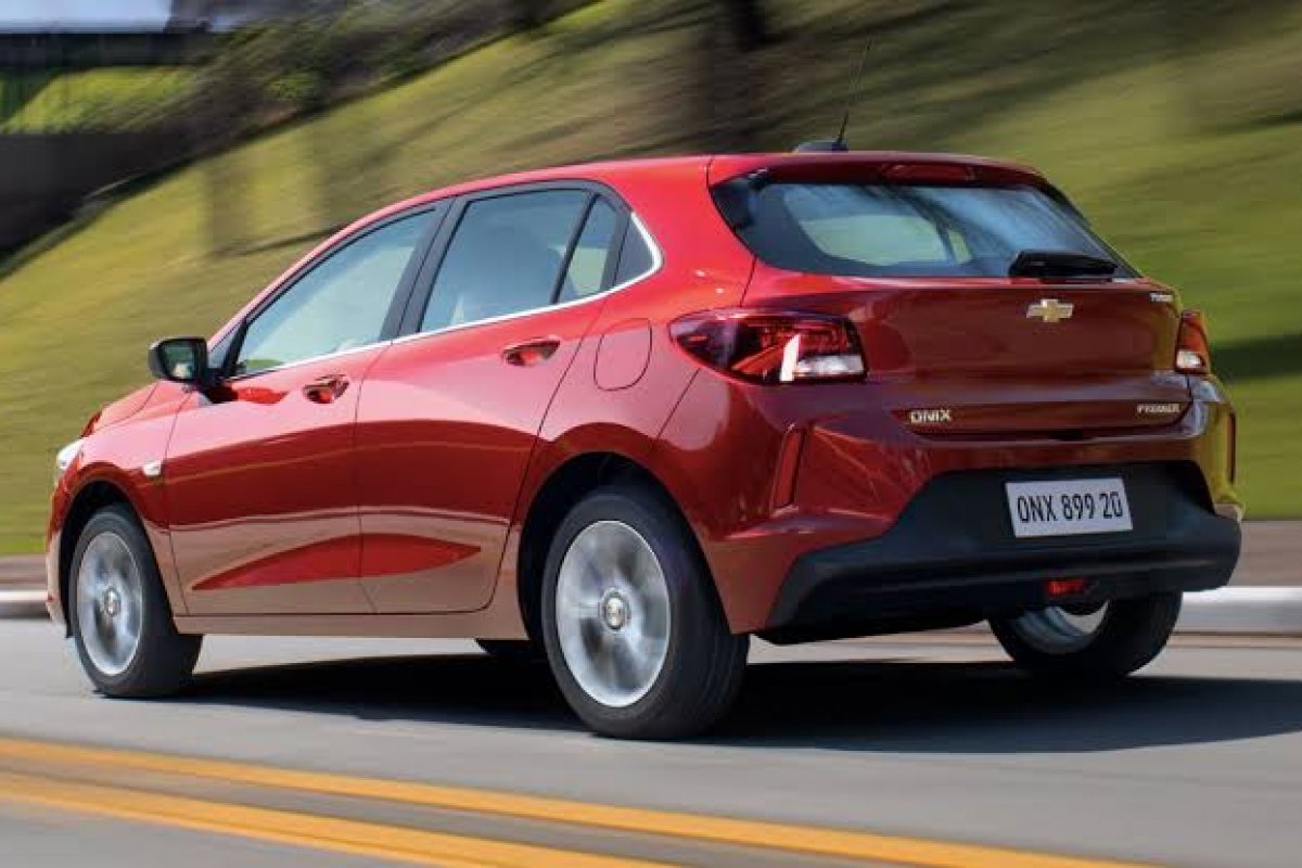 Veículos: Vendas desabam 77% em abril mas Onix, HB20 e Onix Plus lideram