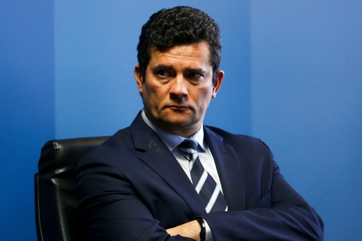 Moro presta depoimento a PF e a PGR em Curitiba neste sábado