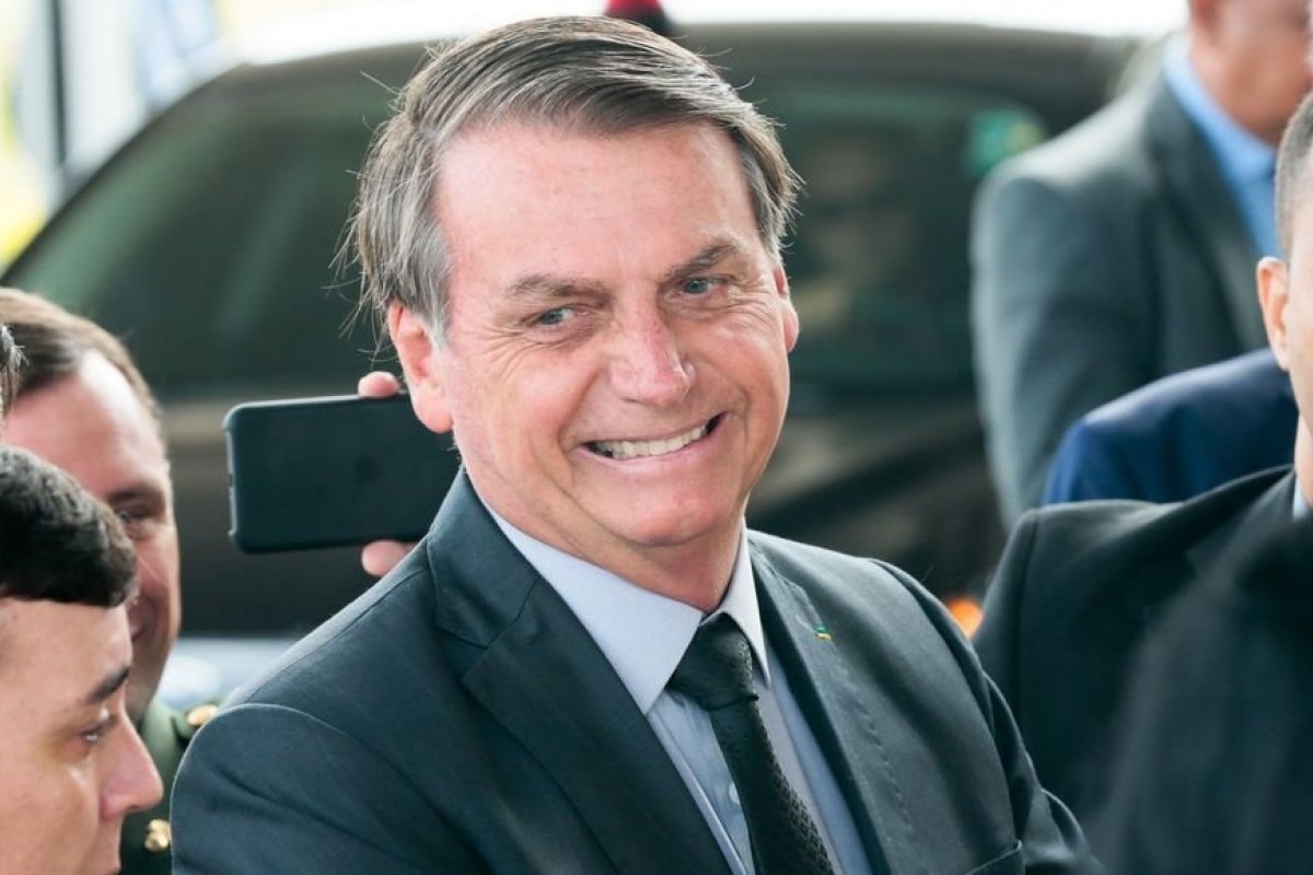 Bolsonaro não vai precisar mostrar exame de Covid 19