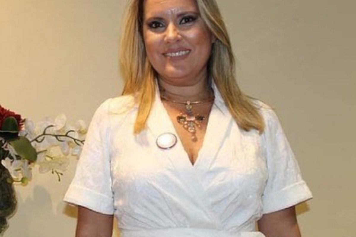 No dia do aniversário, esposa de Mourão se envolve em polêmica