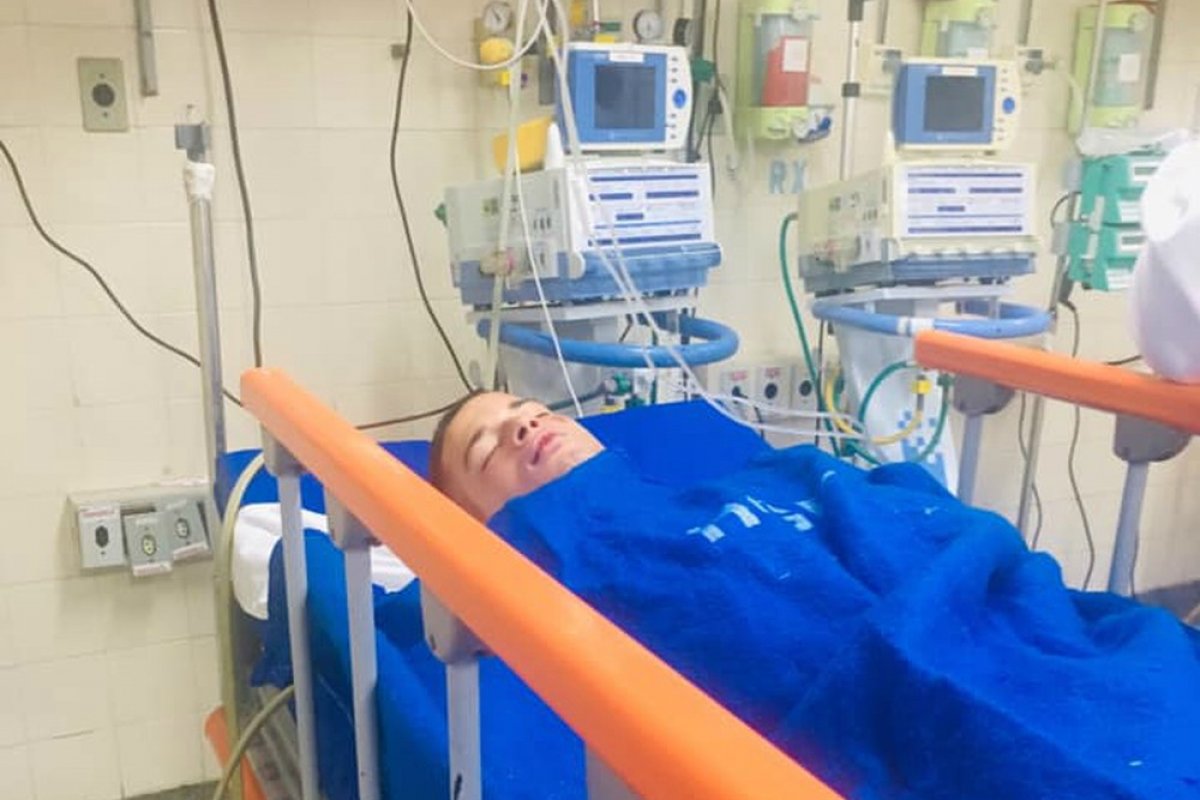 Suspeito de agredir jovem após jogo do Brasil presta depoimento