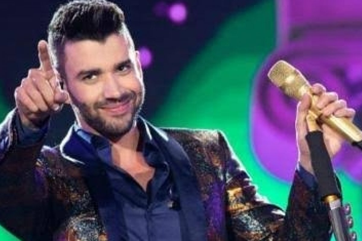 Gusttavo Lima volta atrás e anuncia mais uma live direto de sua casa