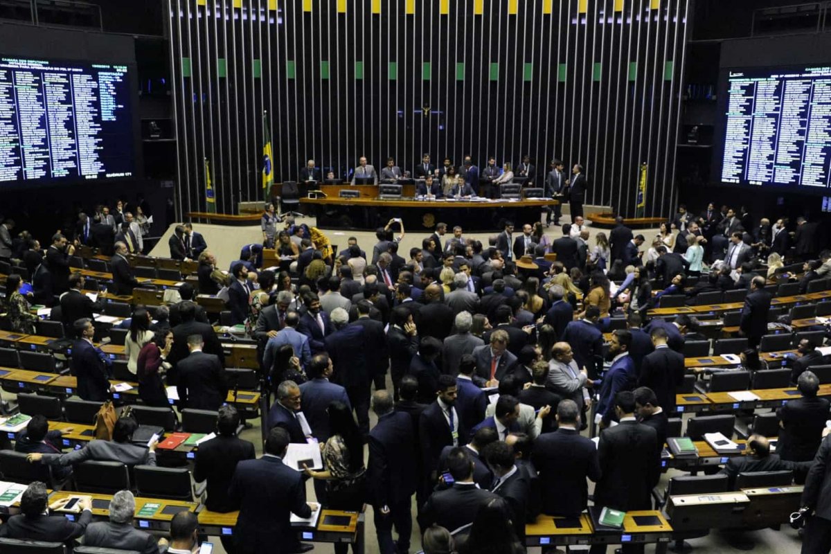 Câmara vota auxílio emergencial para estados e municípios nesta segunda (4)