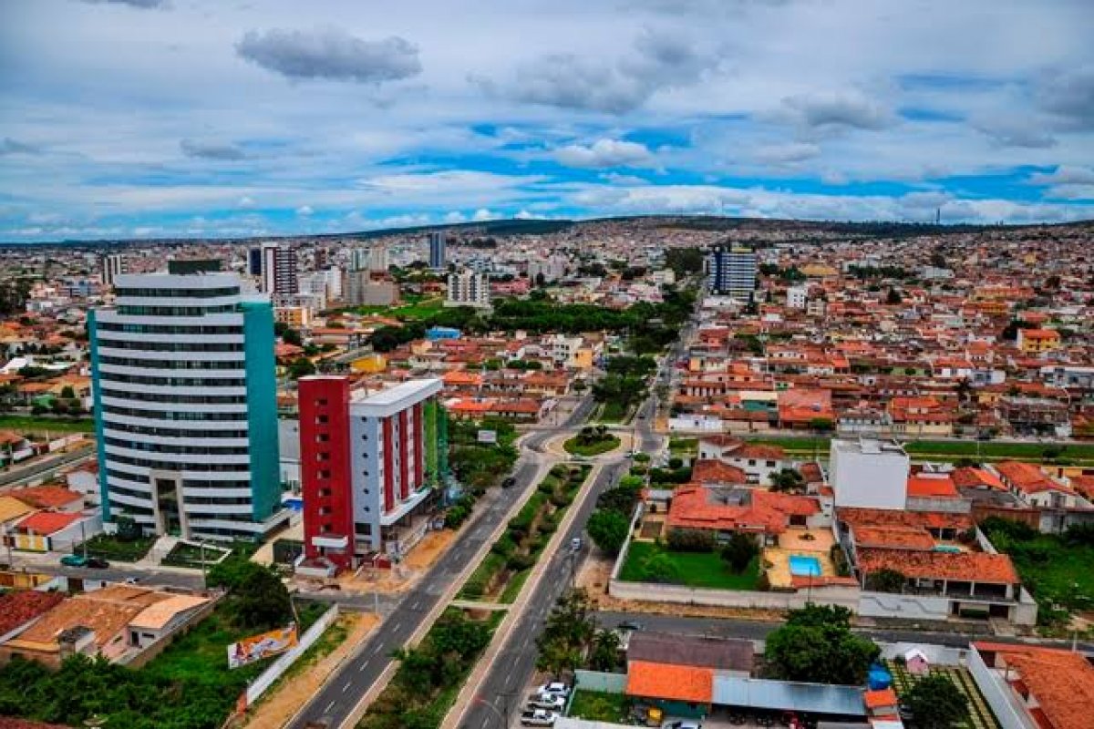 Vitória da Conquista prorroga fechamento de comércio