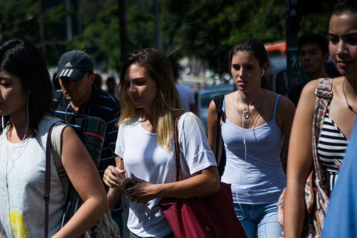 Especialistas afirmam que pandemia fará Brasil ter pior desempenho em 120 anos