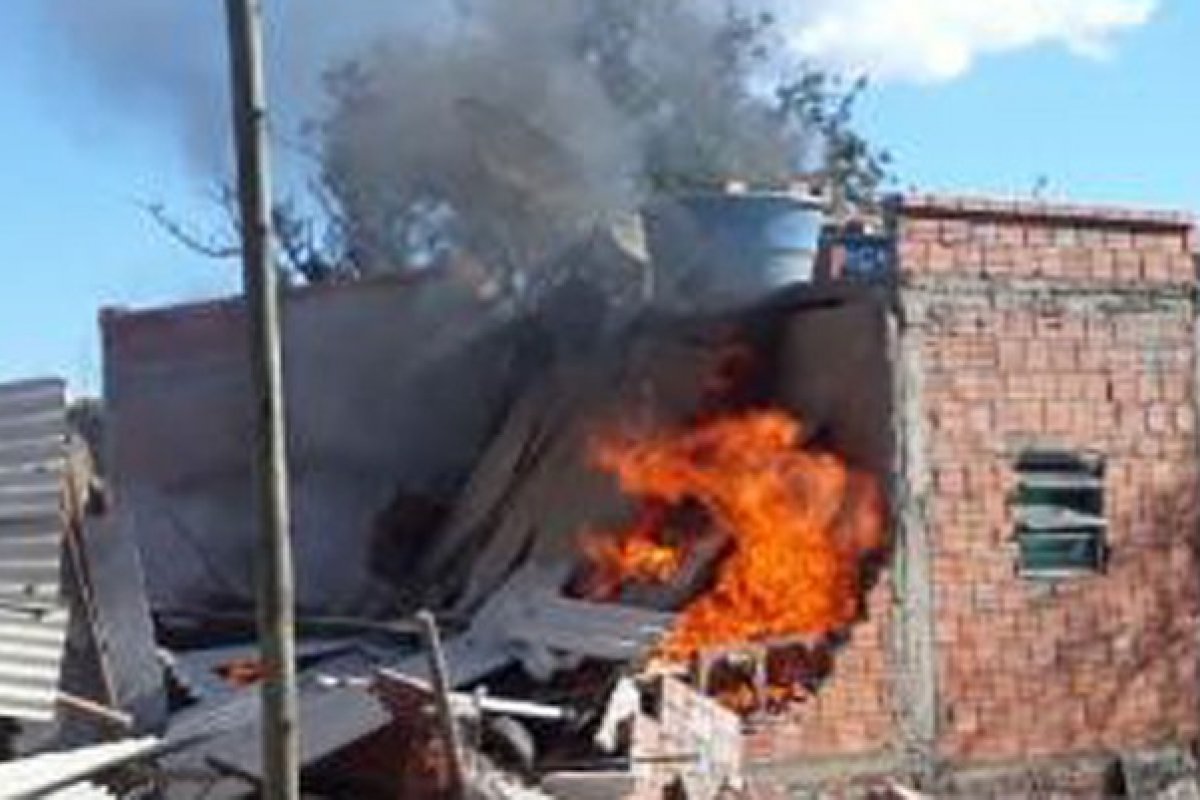 Polícia confirma morte de mais duas crianças em casa incendiada no sudoeste da Bahia