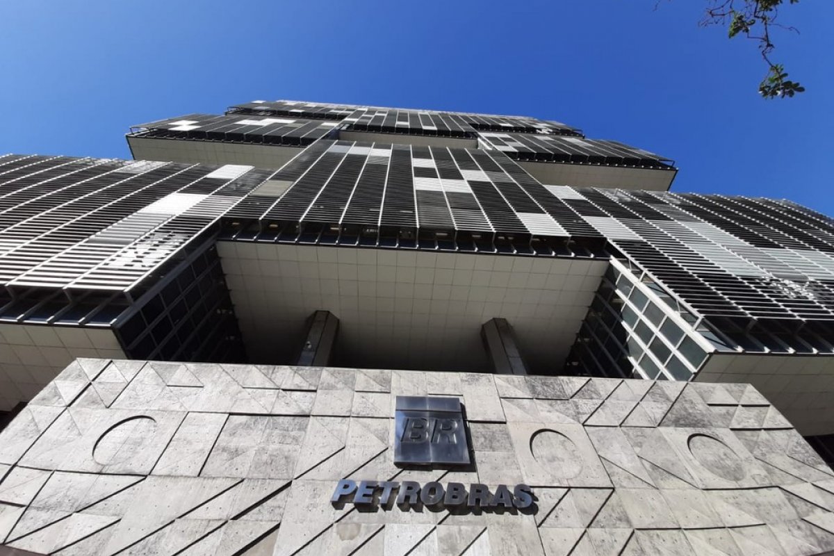 Petrobras inicia venda de sua participação no Campo de Manati