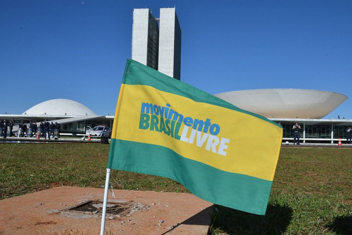 MBL pede que Justiça anule nomeação de Rolando de Souza da direção da PF