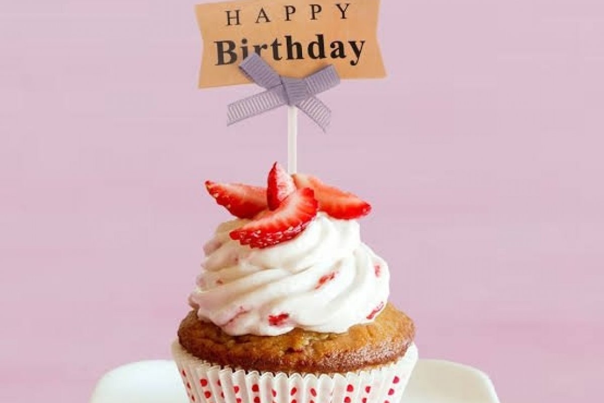 Confira os aniversariantes famosos deste domingo, 10 de maio