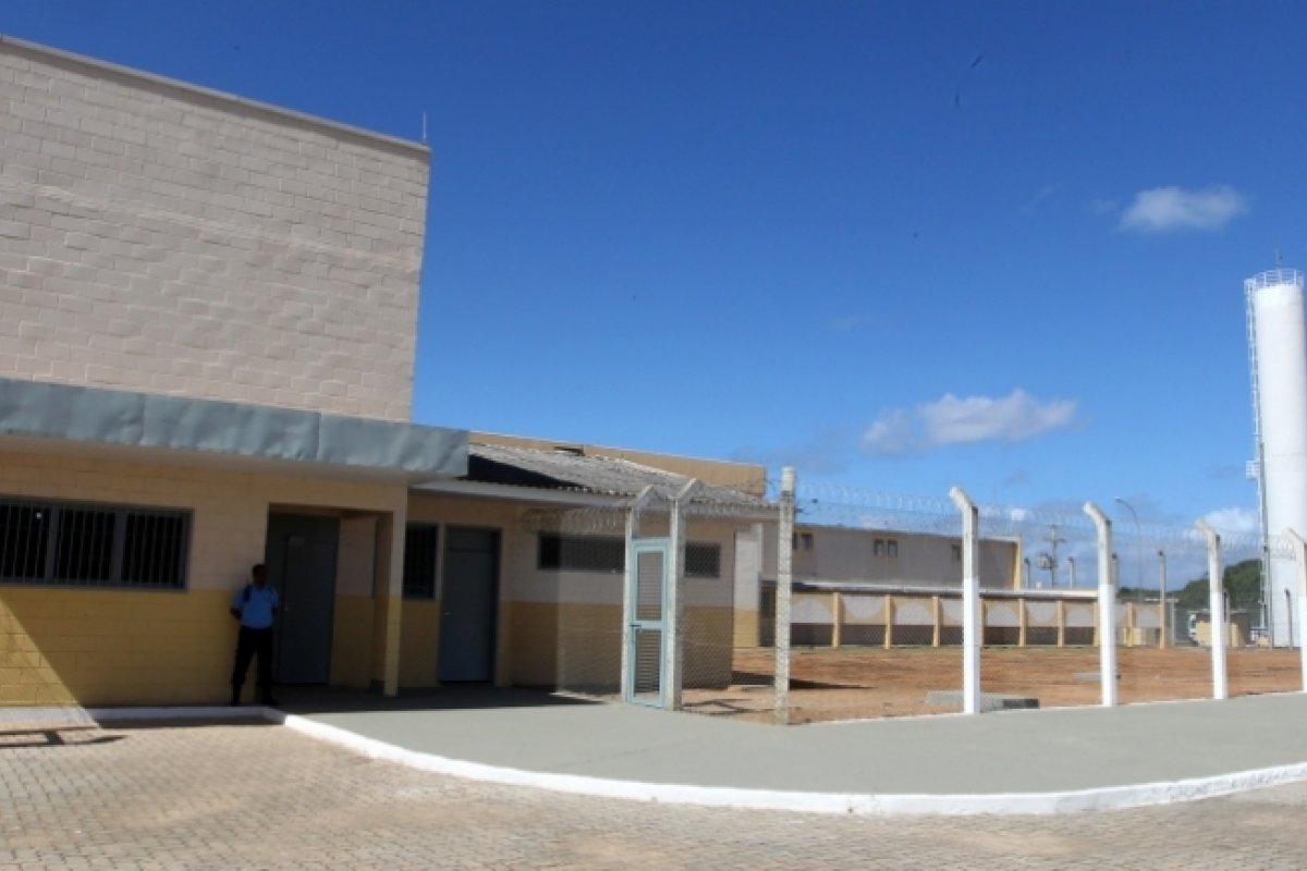 Carcerário é encontrado morto em carro na cidade de Lapão, interior da Bahia