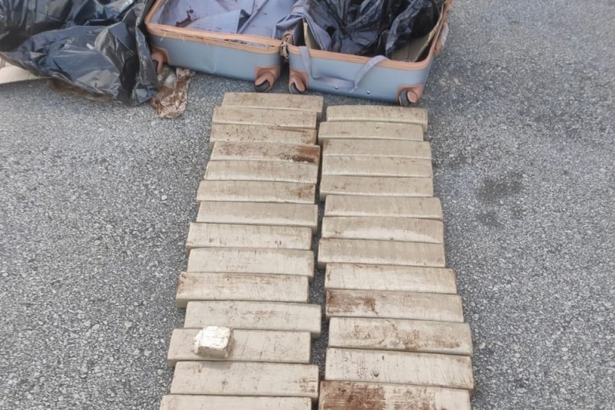 Grávida de oito meses é presa com 30 kg de maconha