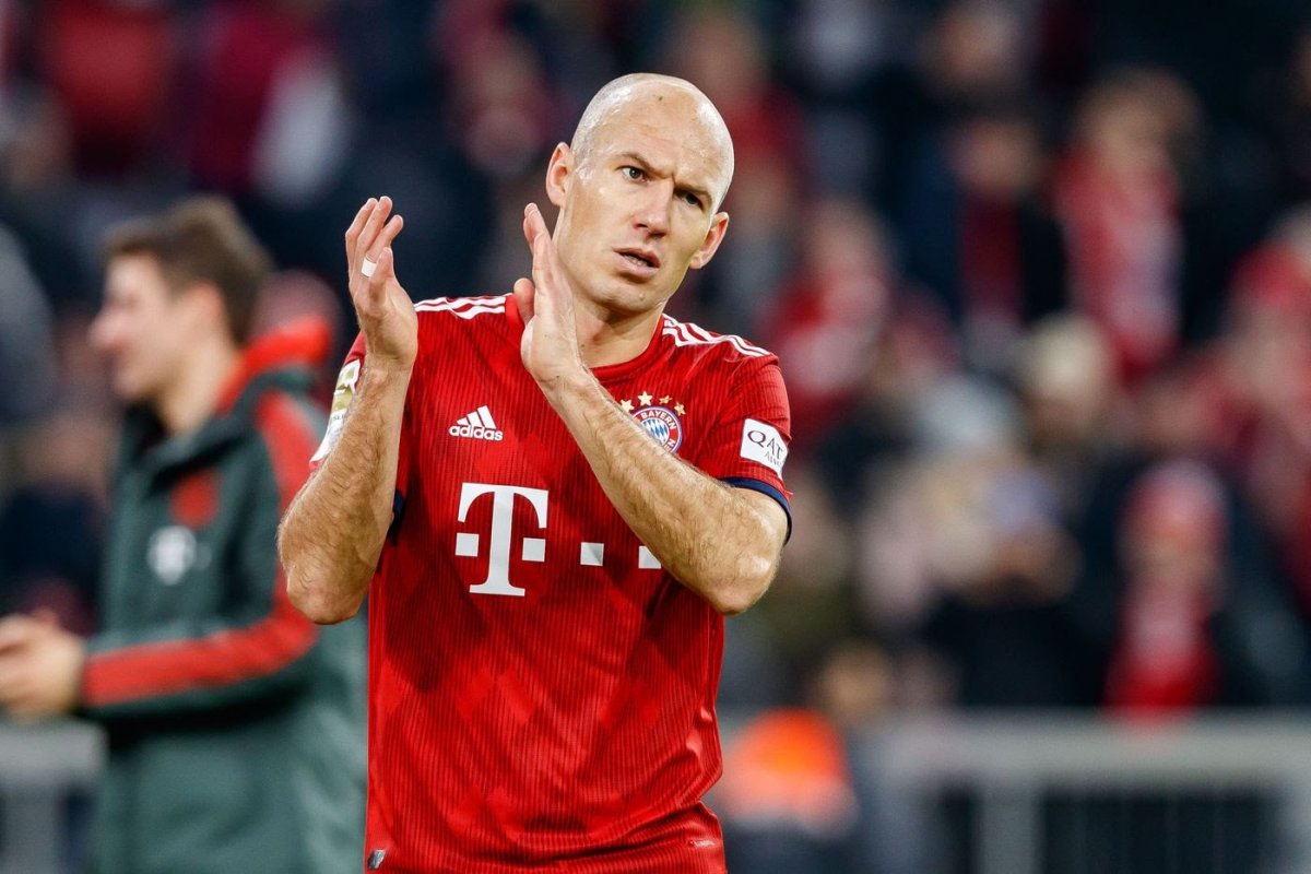Robben anuncia aposentadoria dos gramados