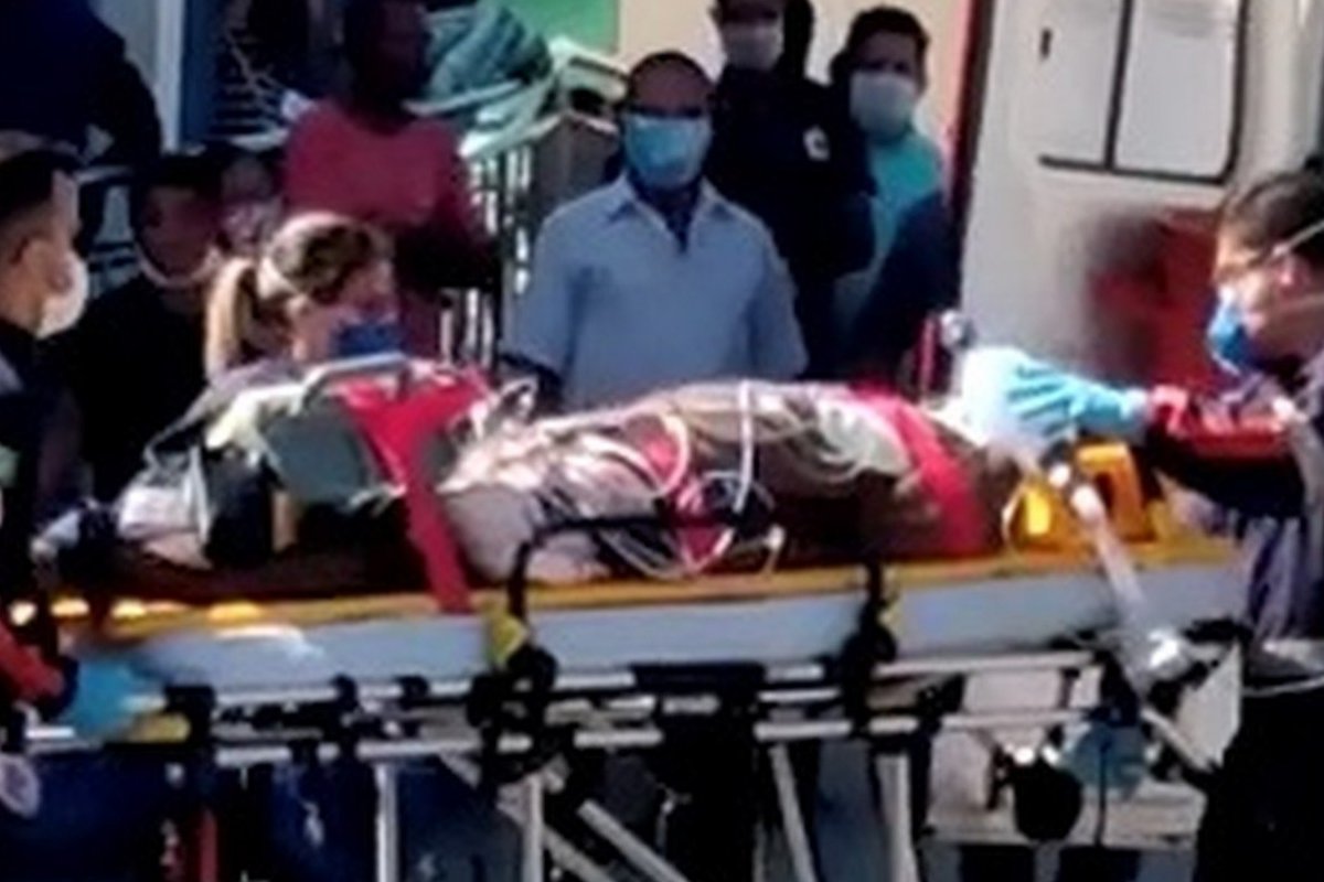 Homem sofre parada cardíaca após esperar 6h em fila da Caixa para sacar auxílio