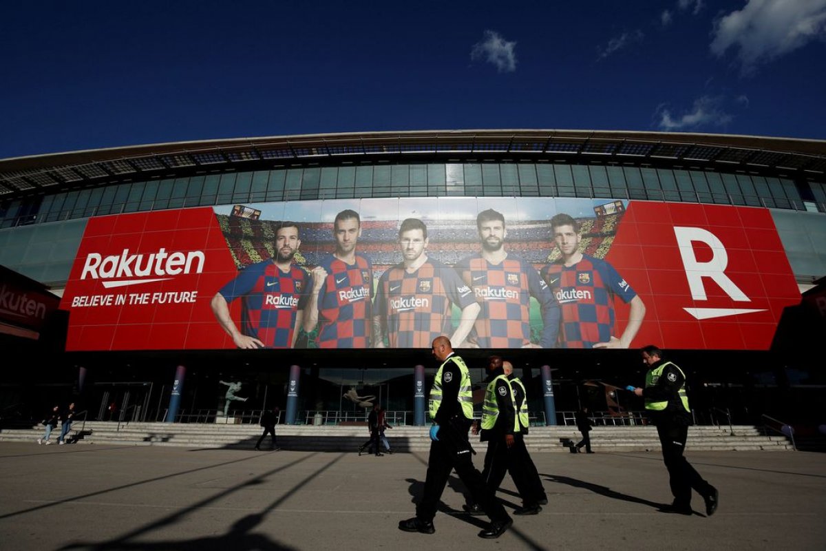 Equipe principal do Barcelona fará exames para retornar treinos