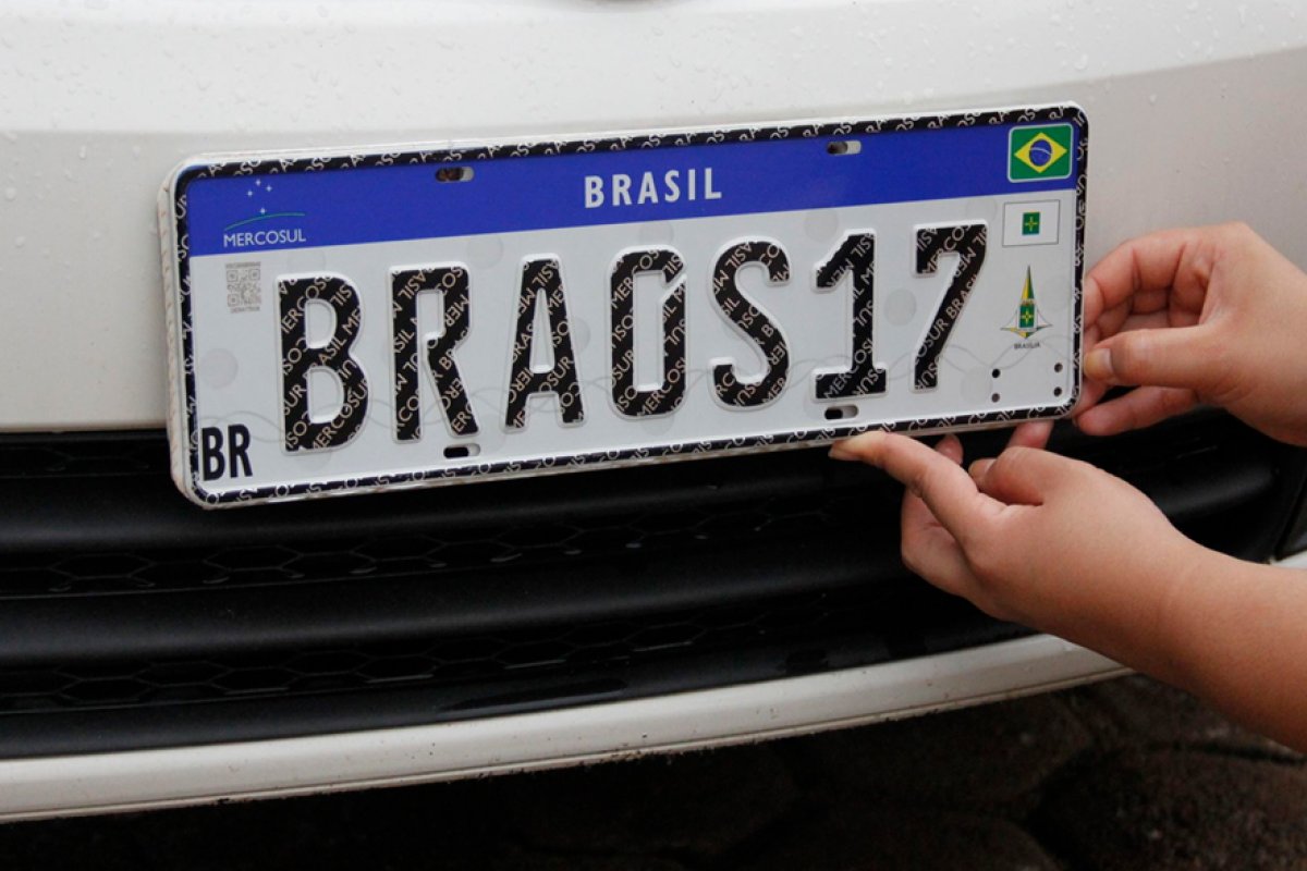 Regras da placa Mercosul passam a valer no dia 28 de agosto na Bahia