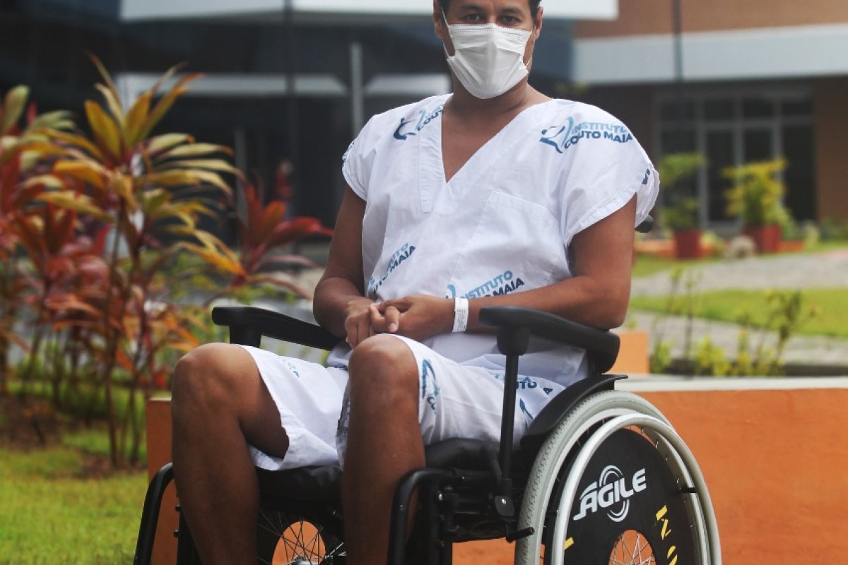 Morador de Itabepi recebe alta do Couto Maia após 22 dias internado por Covid-19