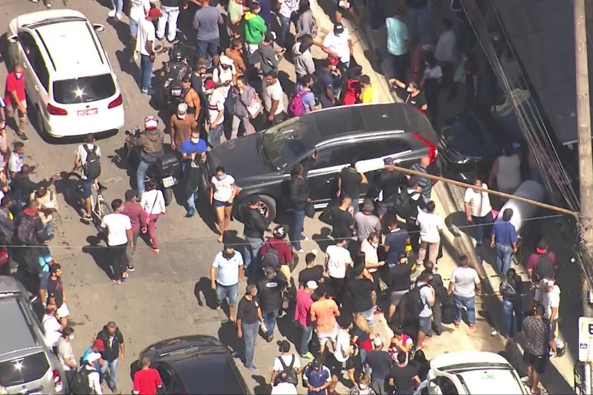 SP decreta luto oficial após atingir 3 mil mortes pelo novo coronavírus