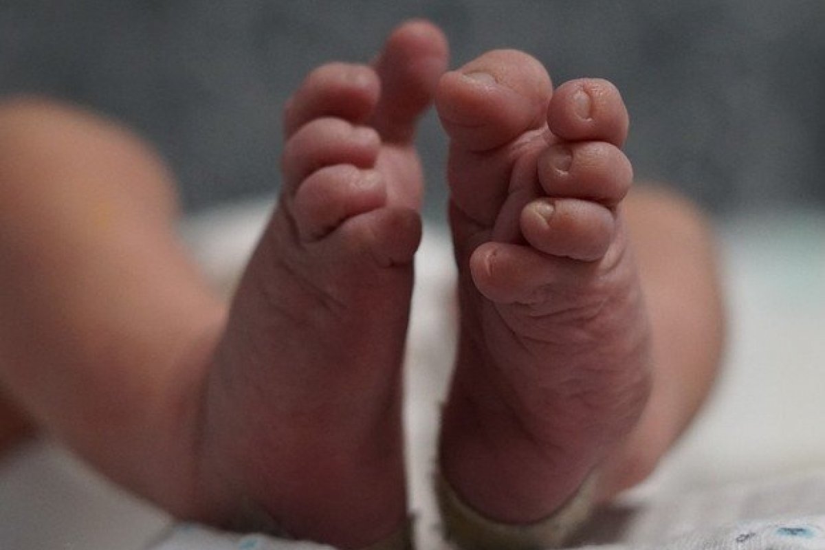 Pelo menos 13 bebês já morreram vítimas do novo coronavírus no Brasil