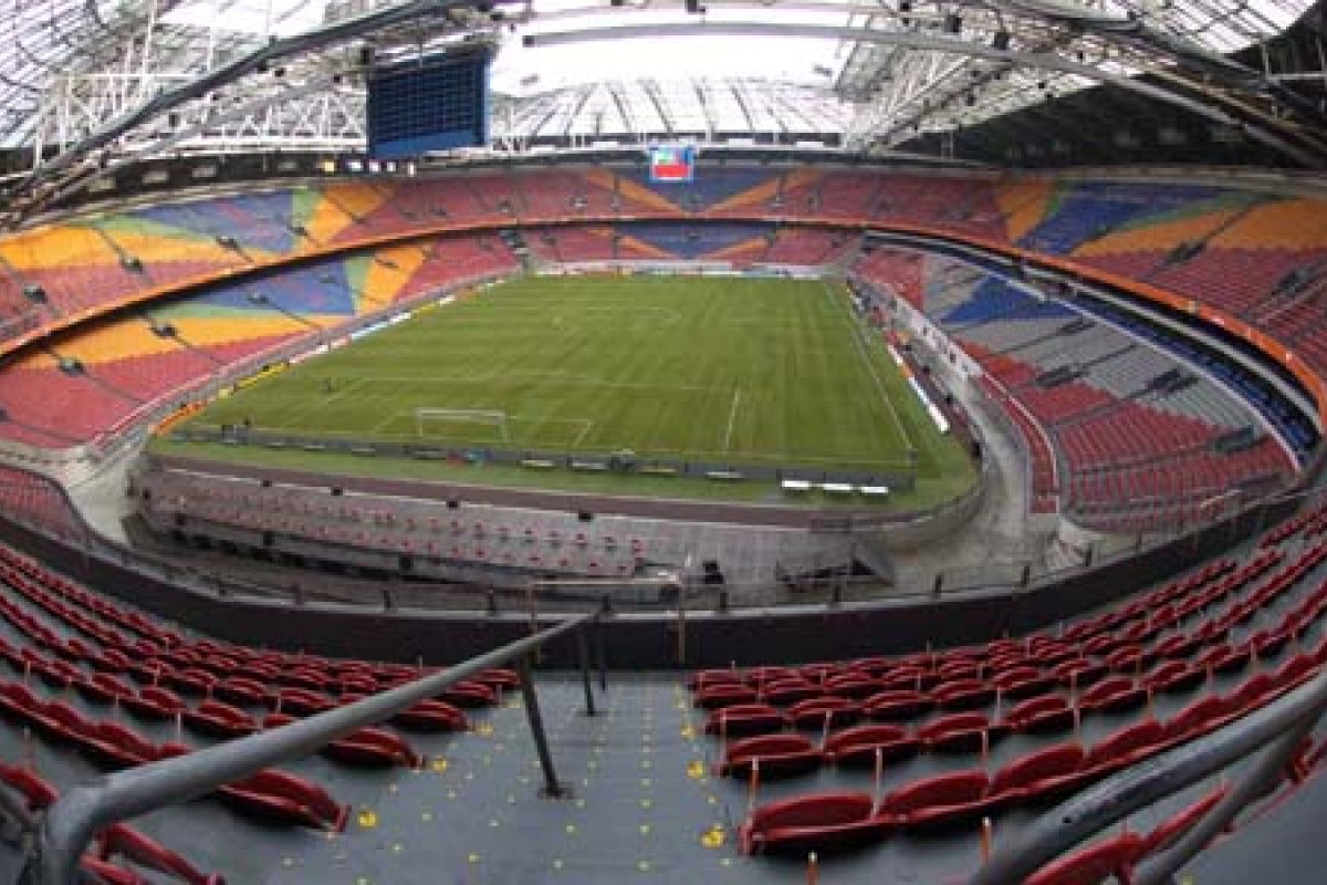 Jogos de futebol na Holanda não terão torcedores até a criação de uma vacina contra a covid-19