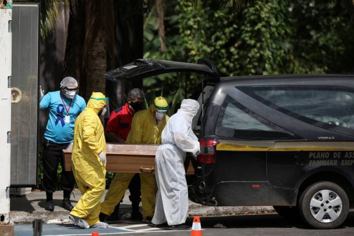 Brasil é 4º maior país em número de mortes pela Covid-19 no mundo, afirma OMS