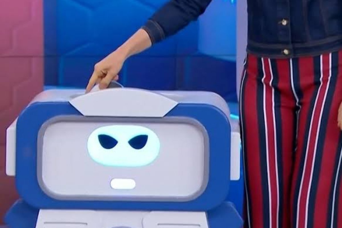 Fofocalizando chega ao fim e Sílvio Santos lança programa para 'triturar' famosos