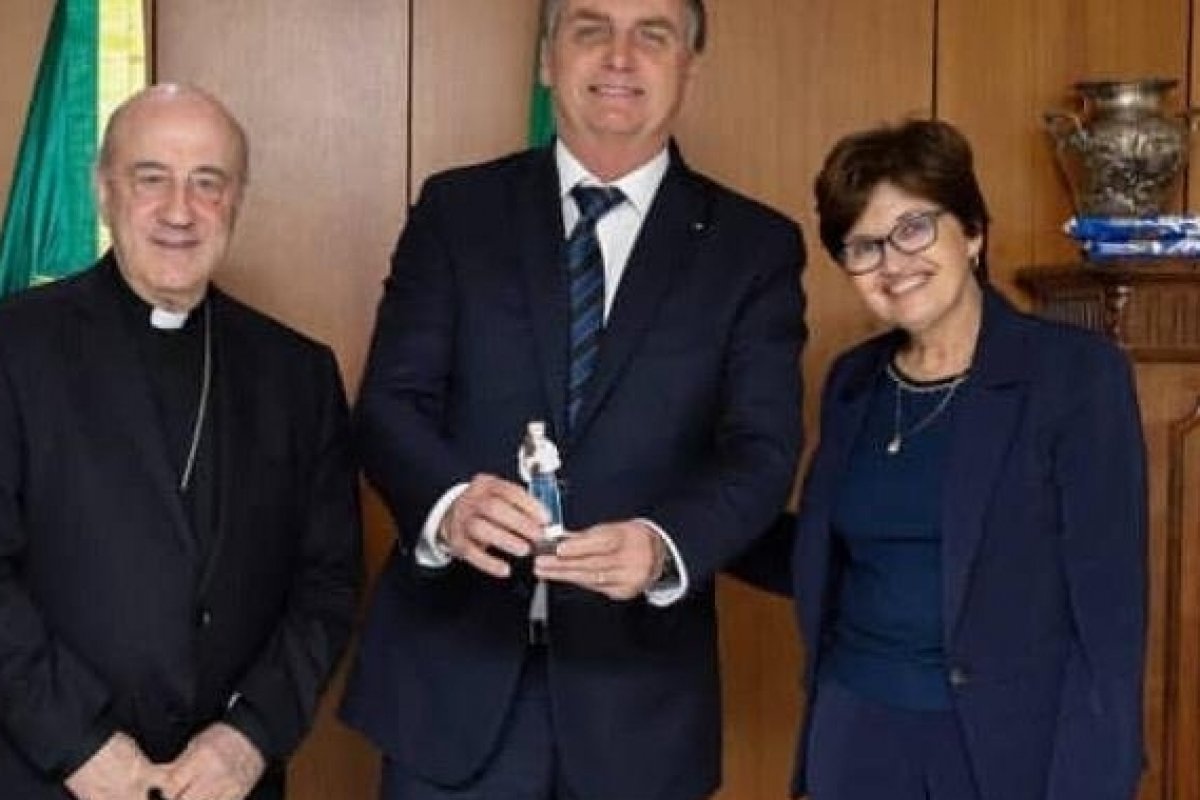 Dom Murilo Krieger convida Jair Bolsonaro para a cerimônia de canonização de Irmã Dulce, no Vaticano
