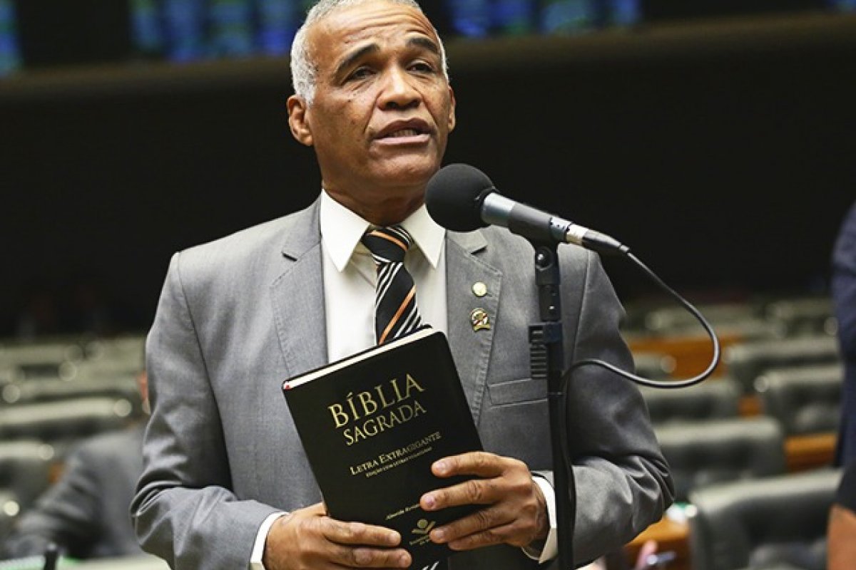 Pastor Isidório apresenta projeto de Lei que estabelece a regra da escolha para cargos nas polícias