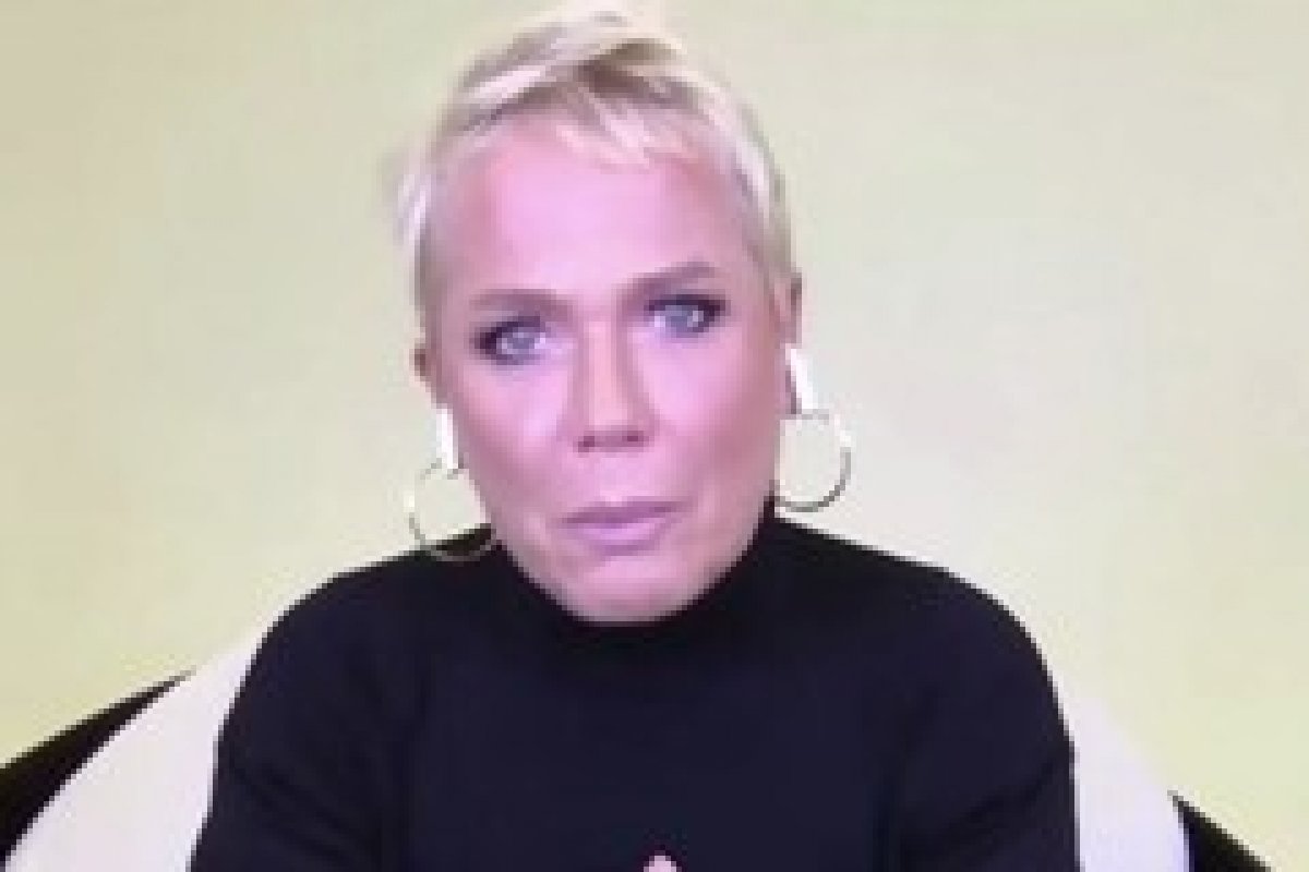 Saia justa: Xuxa cobra opinião de Ivete Sangalo sobre Regina Duarte e é ignorada