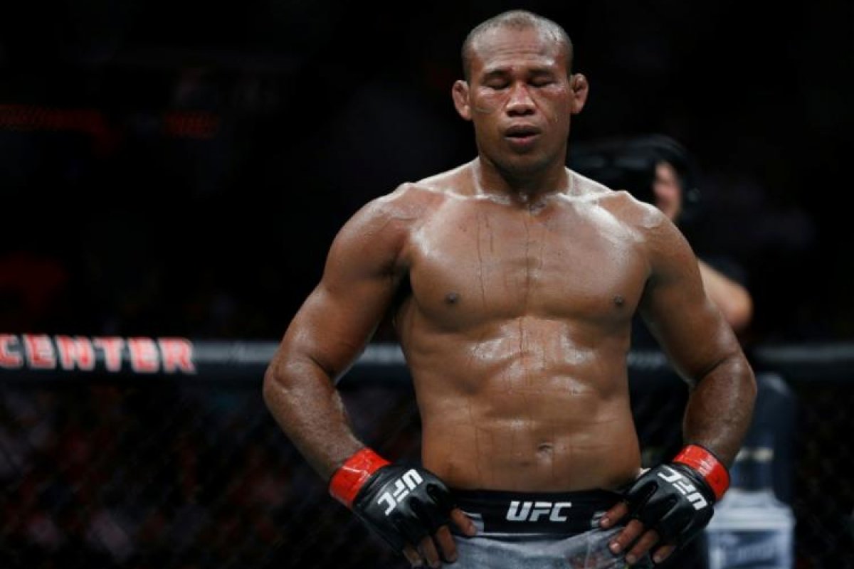 Lutador Ronaldo Jacaré testa positivo para Covid-19 e está fora do UFC 249