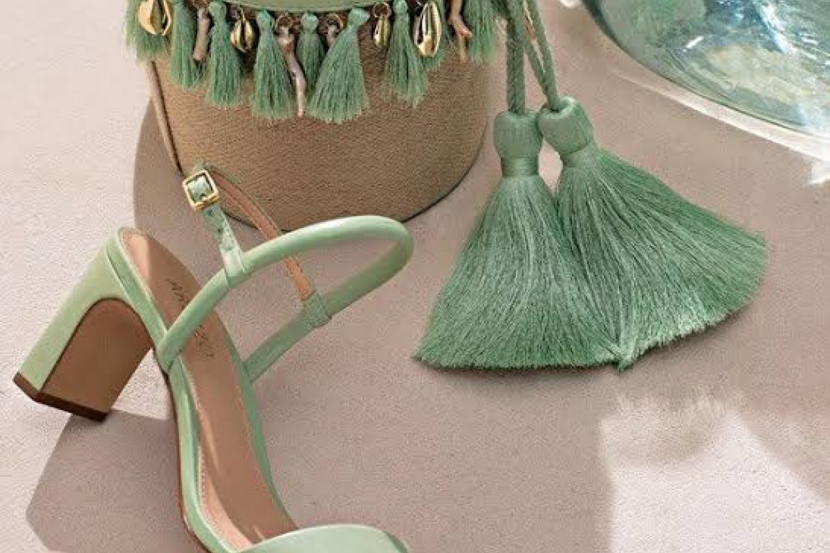 Arezzo doa 10 mil pares de calçados no Dia das Mães e a Bahia está na ação