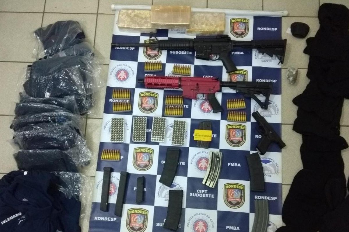 Duas submetralhadoras são apreendidas em Feira de Santana