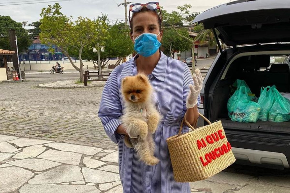 Após ser expulsa de Búzios, socialite Narcisa Tamborindeguy faz homenagem no Dia das Mães