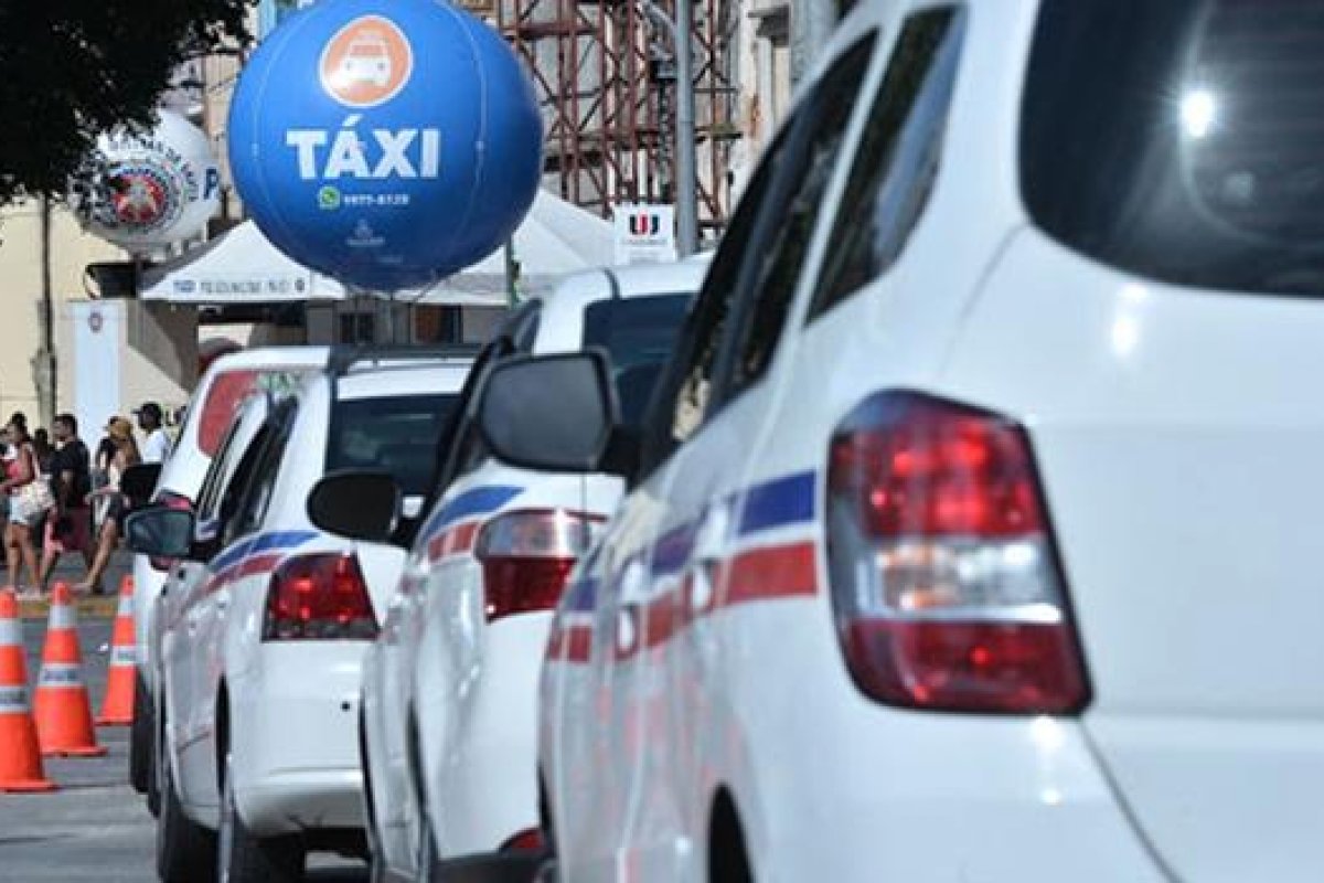 Associação diz que cerca de 15 taxistas já morreram vítimas de coronavírus em Salvador