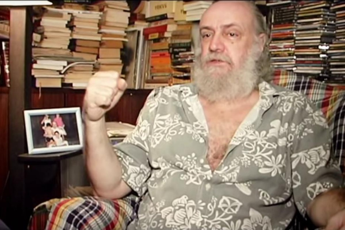 Globo repercute morte de Aldir Blanc de forma diferente em telejornais