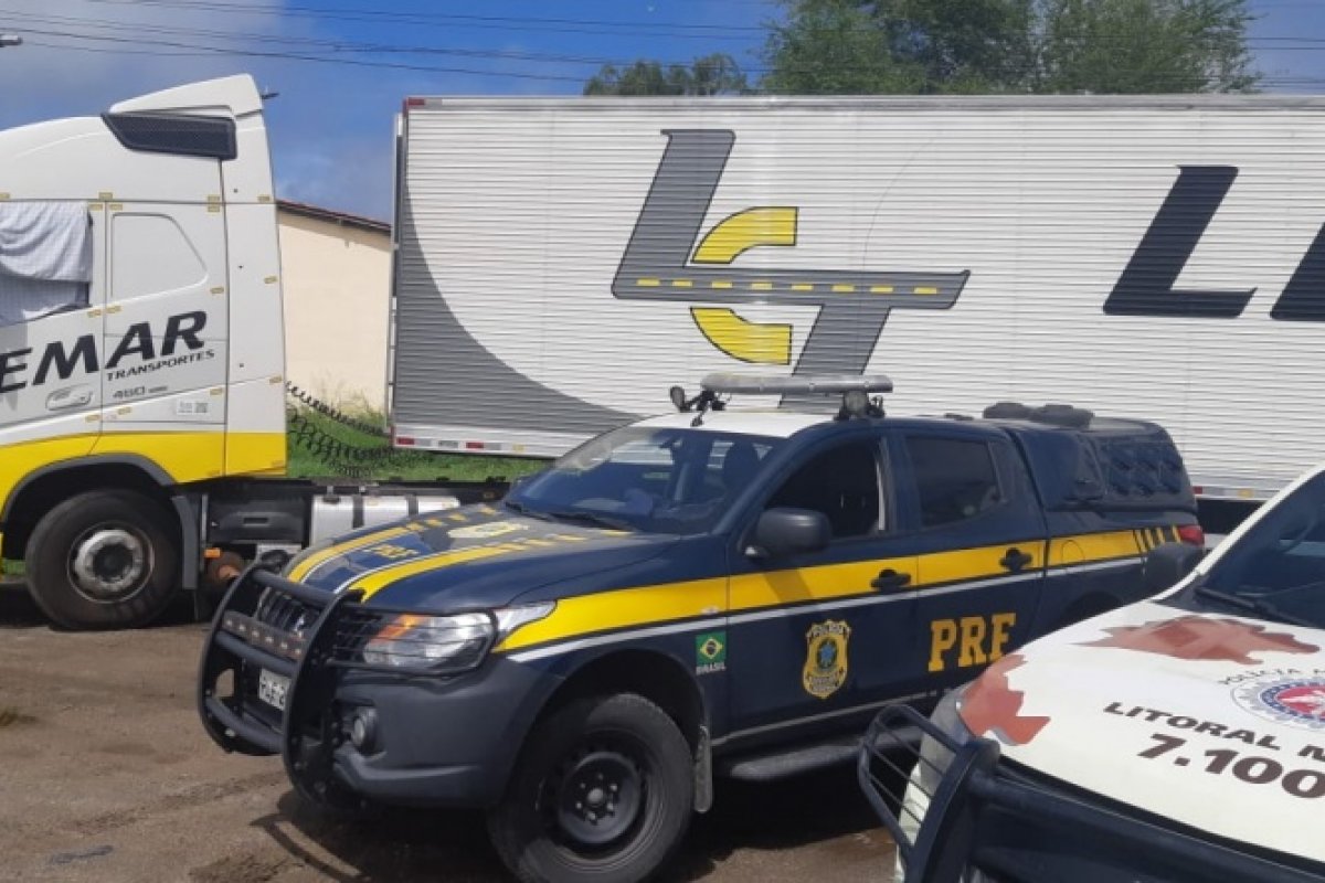 Caminhoneiro mantido como refém é libertado e carga de carne avaliada em R$500 mil é apreendida