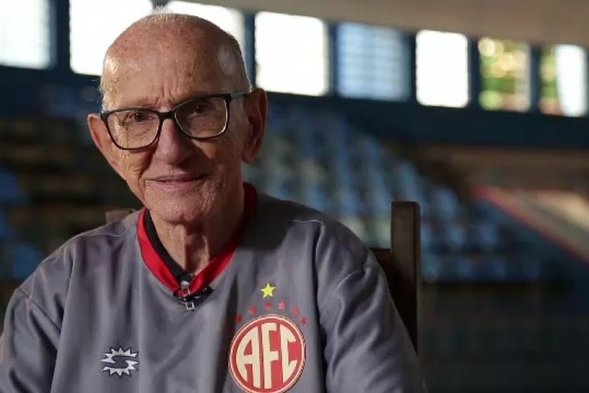 Considerado o criador do futsal, jornalista Newton Zarani morre aos 93 anos