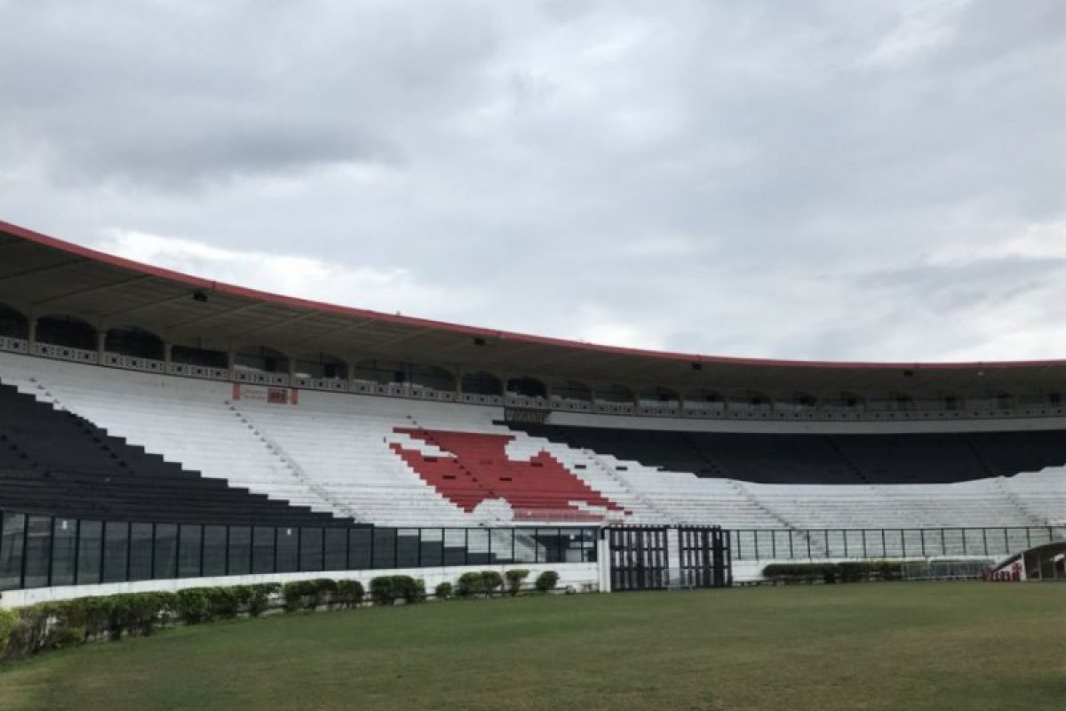 Vasco demite mais de 50 funcionários nesta segunda (11)