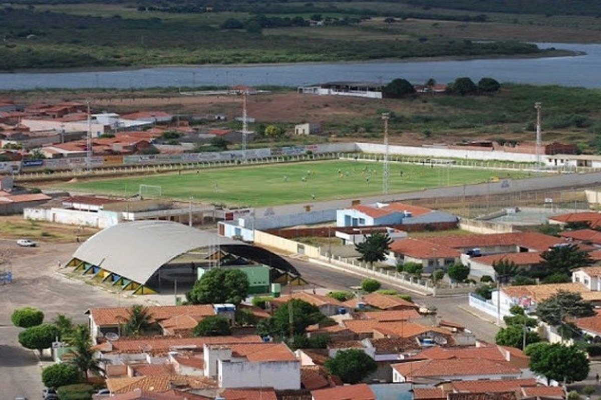Homem é preso após ser acusado de matar companheira transexual