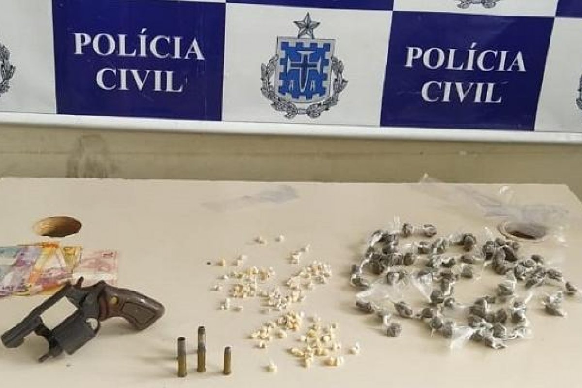 Homem que estava foragido é detido em flagrante por tráfico de drogas